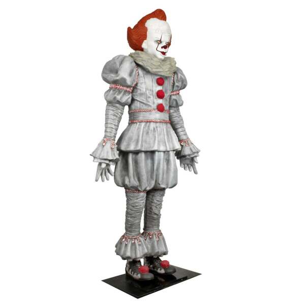 Estatua tamaño real Pennywise It - Capítulo 2 (goma espuma/látex) 180 cm NECA - Collector4U.com