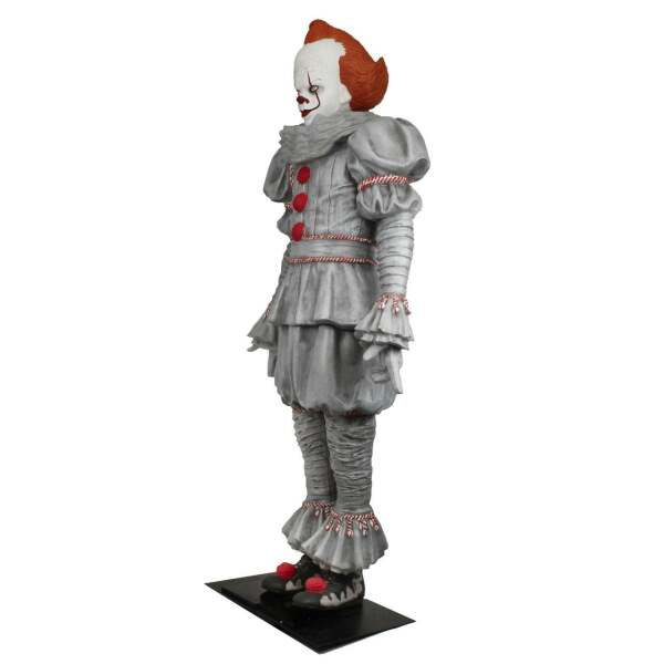 Estatua tamaño real Pennywise It - Capítulo 2 (goma espuma/látex) 180 cm NECA - Collector4U.com