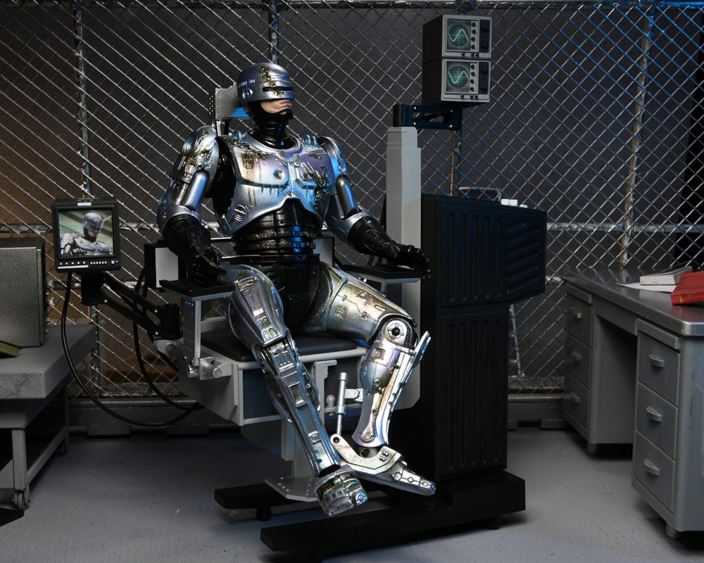 Figura RoboCop with Chair RoboCop Ultimate Battle Damaged 18 cm NECA - Collector4U.com