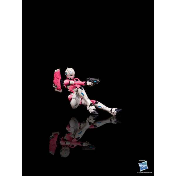 Maqueta Arcee Transformers Furai Model Plastic Model Kit 16 cm - Collector4u.com